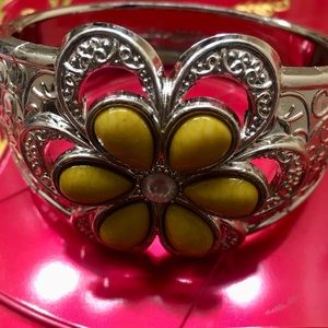 SILVER FLOWER BRACELET